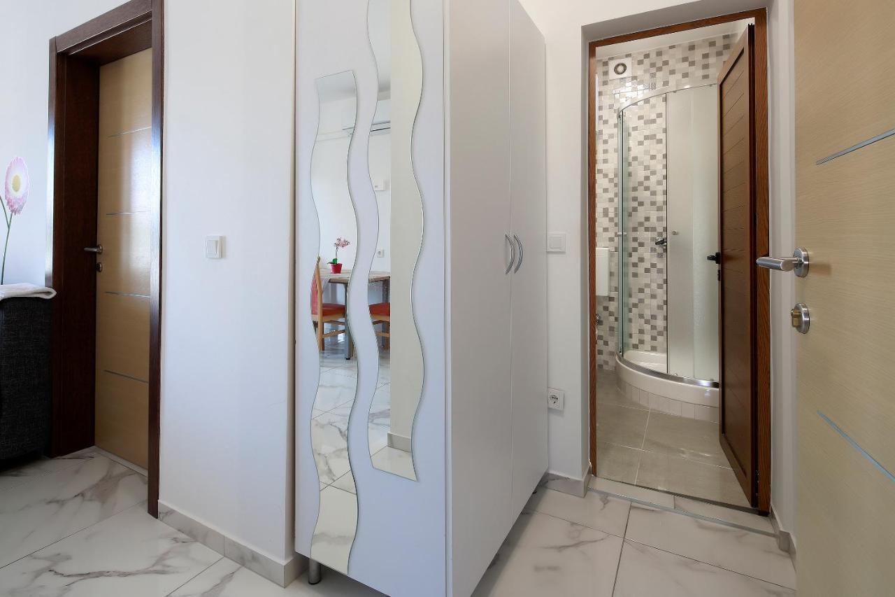 City Pool Apartments Новаля Екстер'єр фото