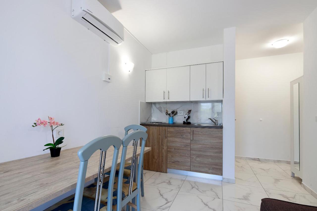 City Pool Apartments Новаля Екстер'єр фото